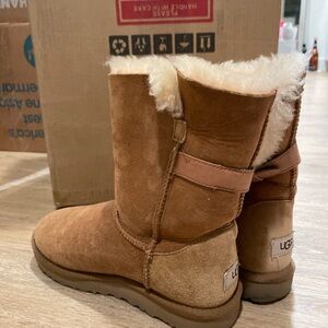 UGGS